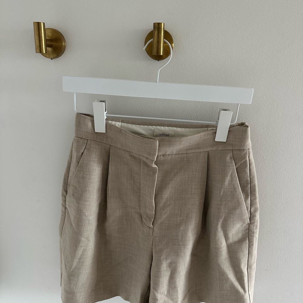 Aritzia Tan Women's Shorts